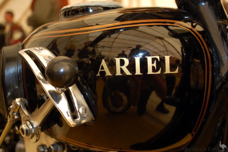 Ariel-1930-500cc-Model-F-2.jpg