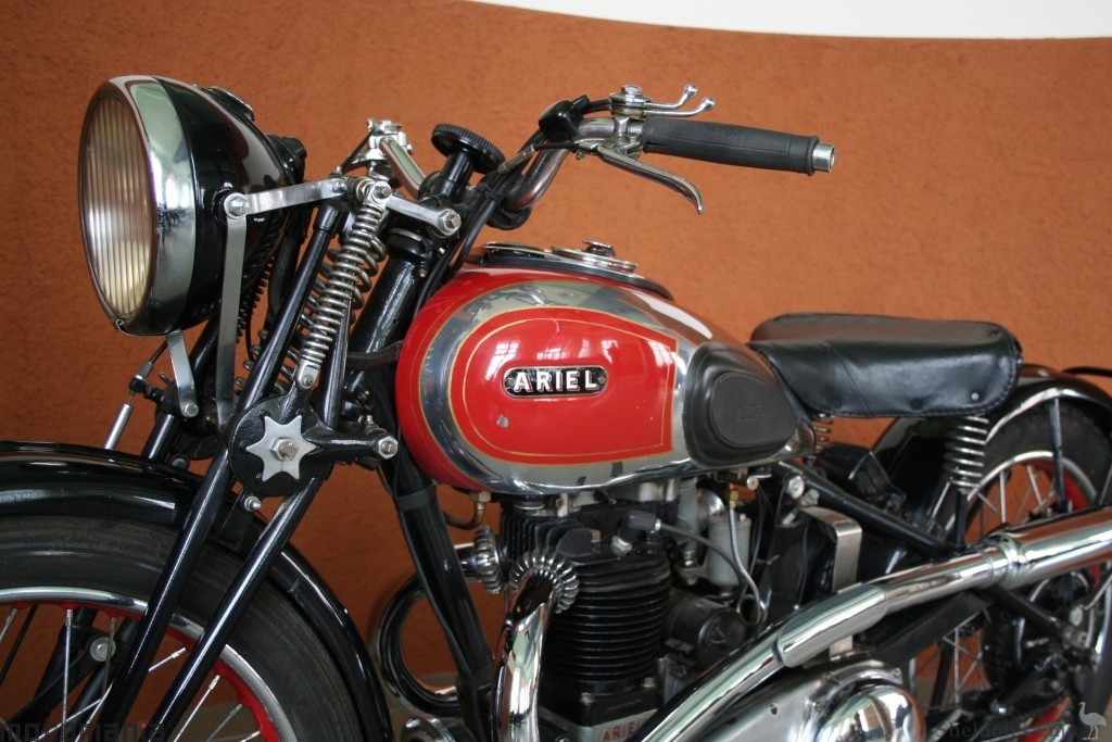 Ariel-1959-Red-Hunter-Motomania-3.jpg