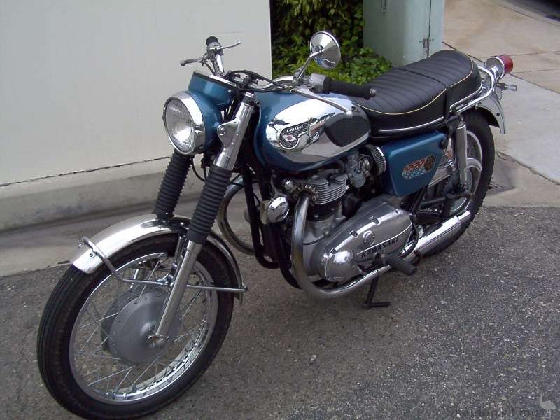 Kawasaki W2 SS 650
