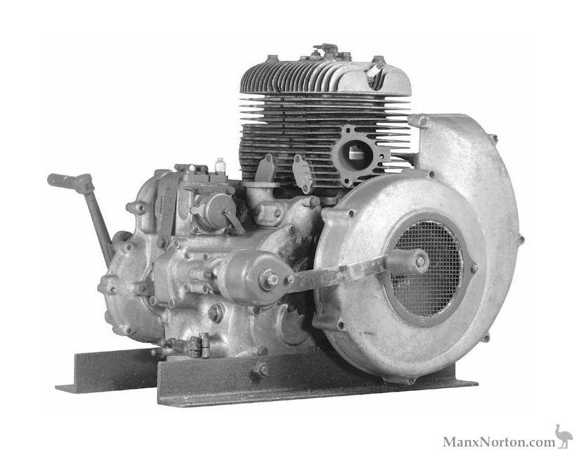 Gillet-Herstal-1940c-720cc-Engne.jpg