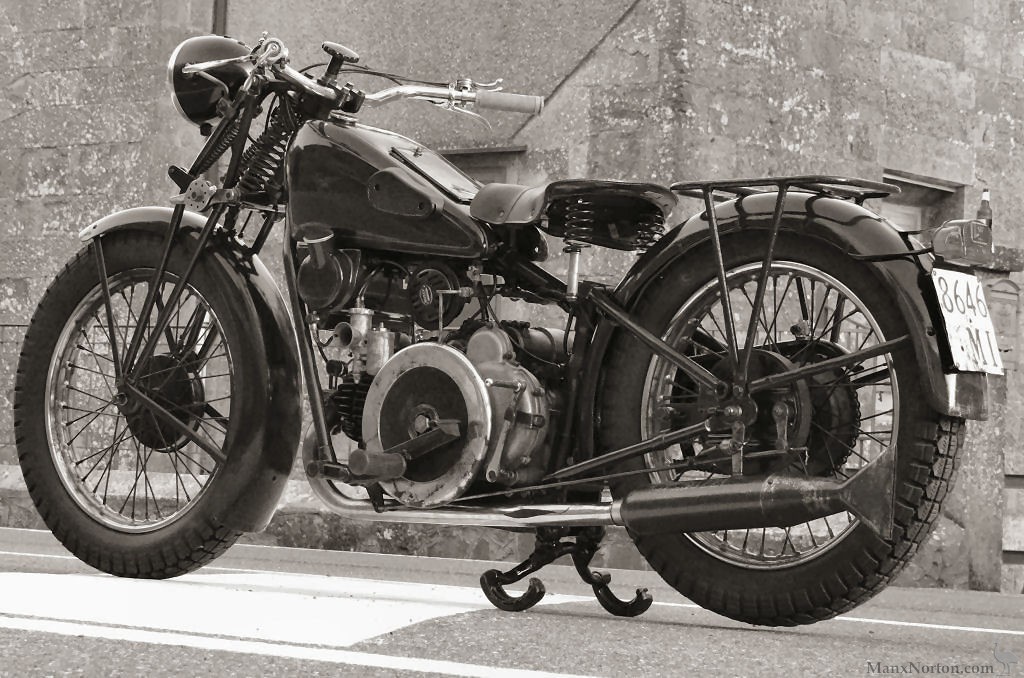 Moto-Guzzi-1932-Sport-15-MPf-02.jpg