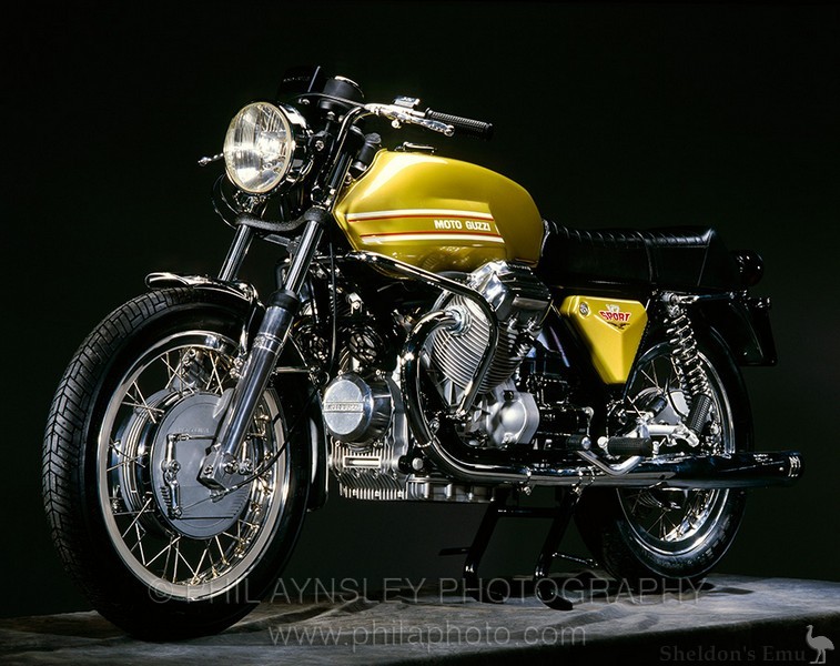 Moto-Guzzi-1974c-V7-Sport-Gold-PA.jpg