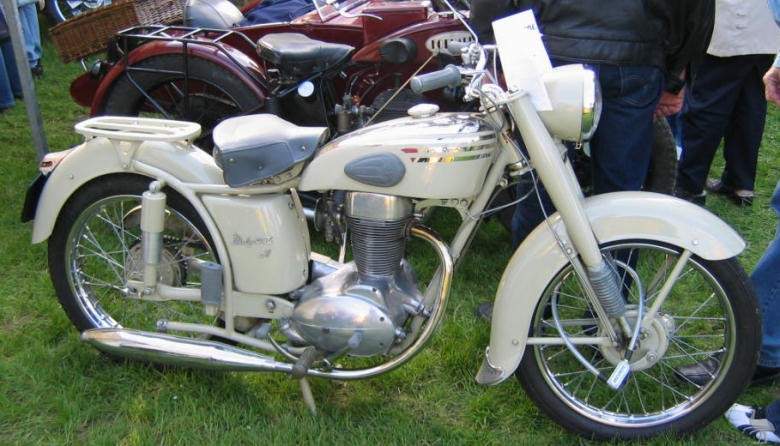 Motobecane-1958-Z27C-cream.jpg
