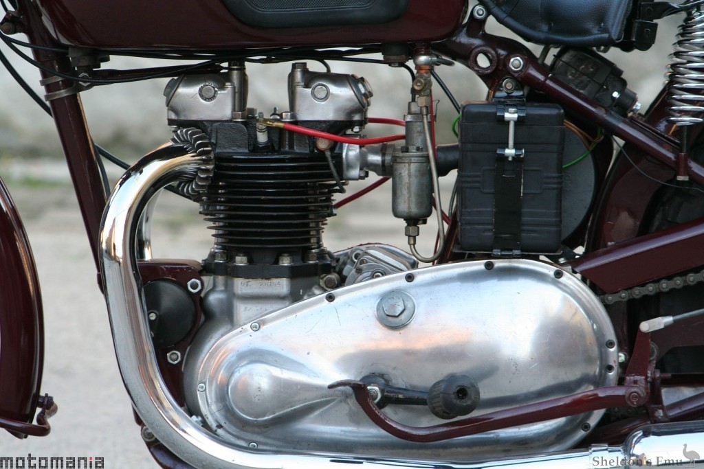Triumph-1951-5T-Speed-Twin-500cc-Motomania-3.jpg