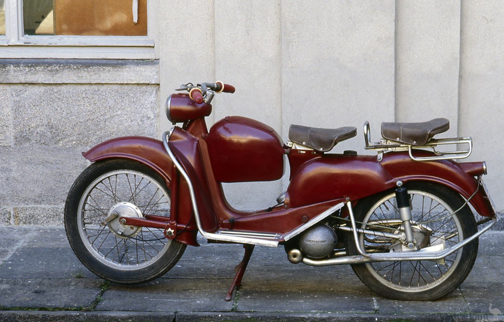 Aermacchi-1951-Scooter-SCO.jpg