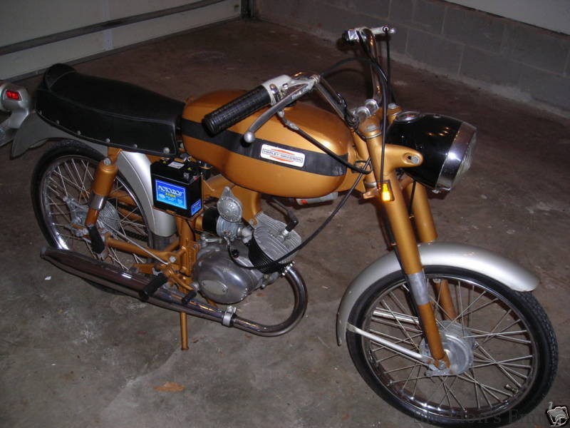 Aermacchi-1970-M65-Leggero.jpg