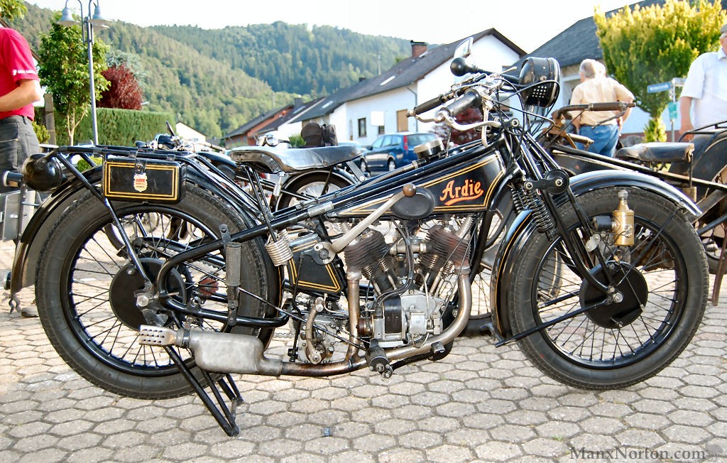 Ardie-1927c-JAP-Twin-BMu10-CHo.jpg