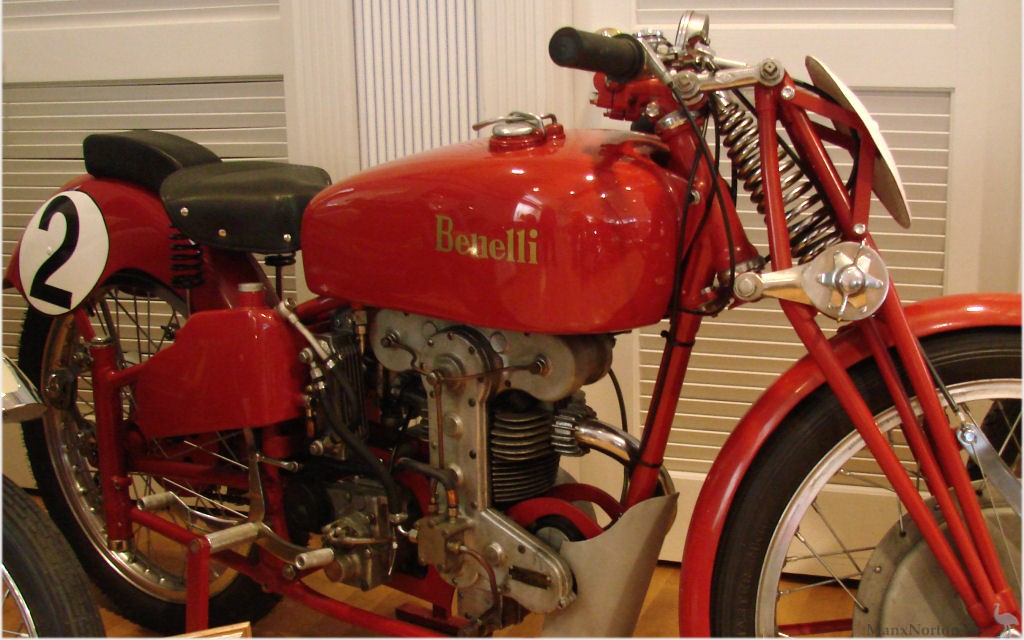 Benelli-1939-250cc-DOHC-racer-SMu-CHo.jpg