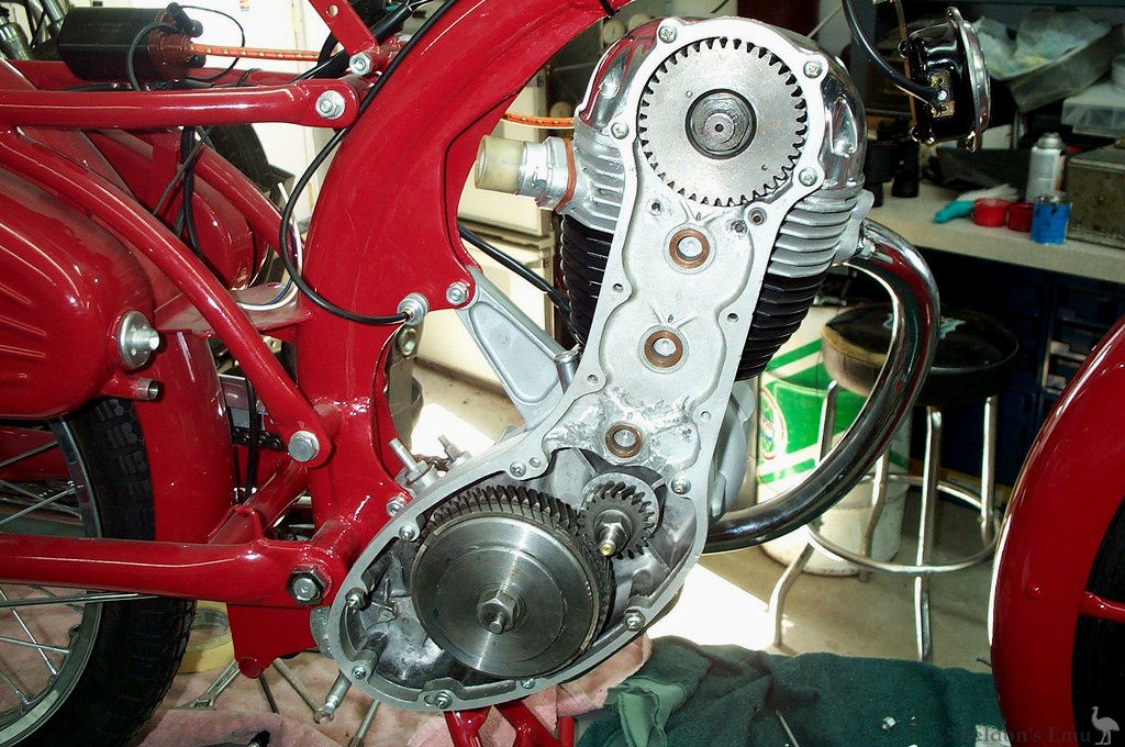Benelli-1957-125cc-Leoncino-VMO-02.jpg