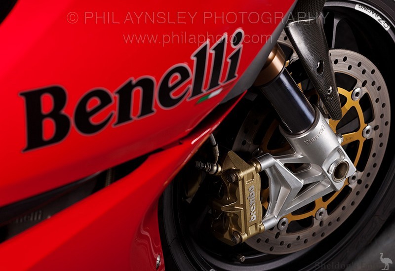Benelli-2006-Tre-RS-900-3.jpg