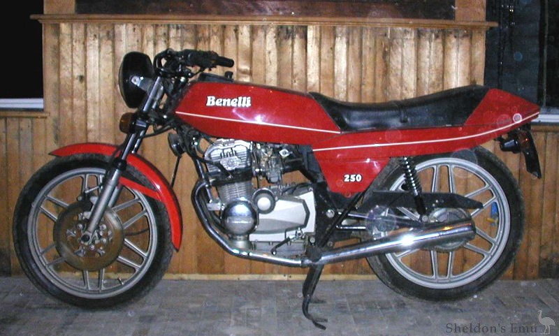 Benelli-1981-250-Quattro.jpg
