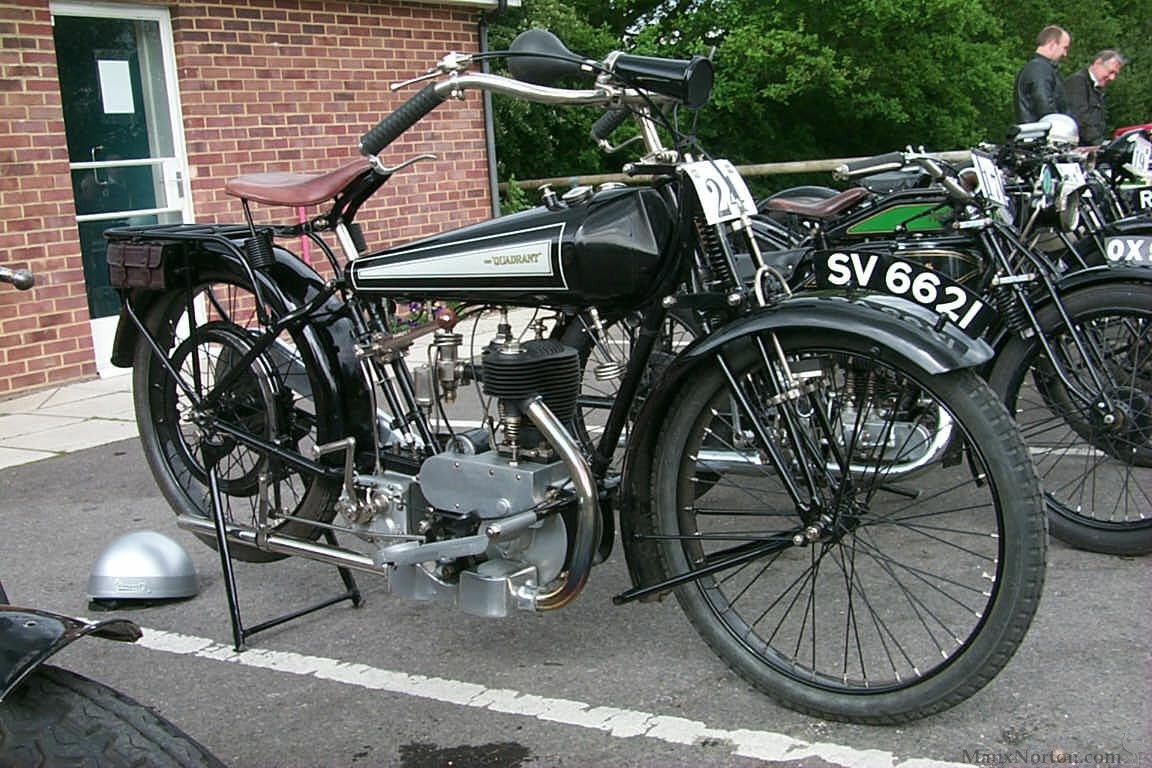 Quadrant-1922c-SV6621-Bikesheds.jpg