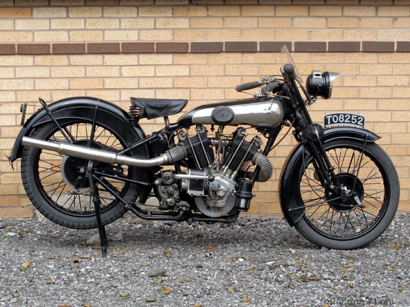 Brough-Superior-1928-SS100-HnH-1.jpg