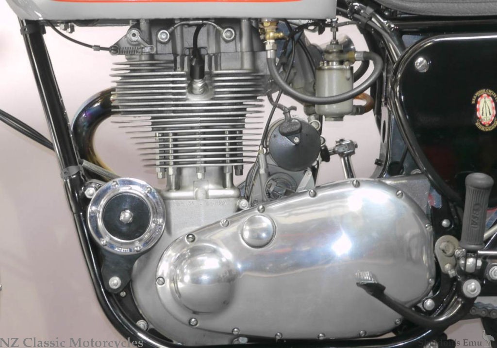 BSA-1956-DB34-500cc-GoldStar-Clubman-NZM-03.jpg