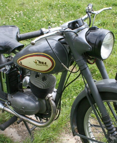 BSA-1954-Bantam-150cc-02.jpg