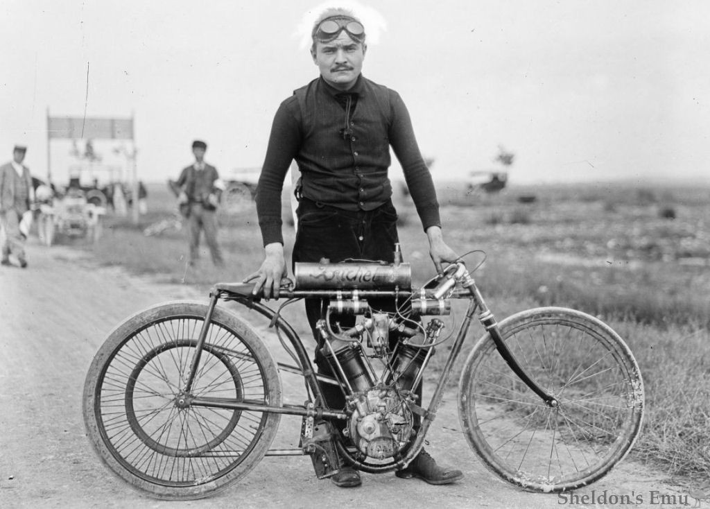 Buchet-1905-Vtwin-BNF.jpg