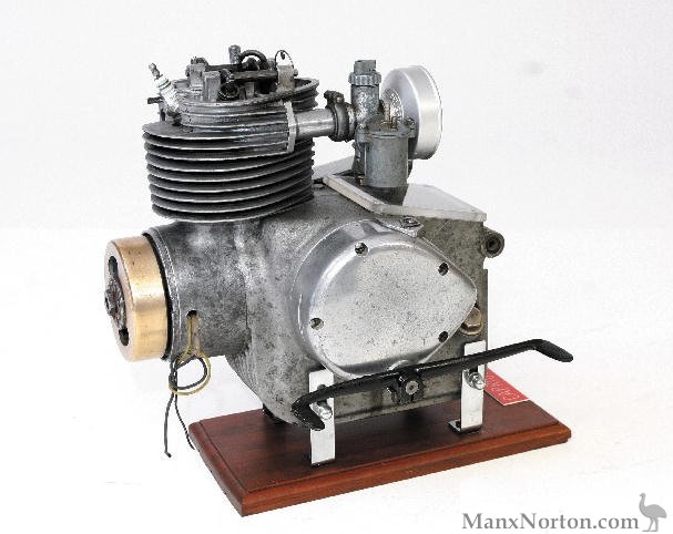 Capriolo-1952-75cc-engine-2.jpg