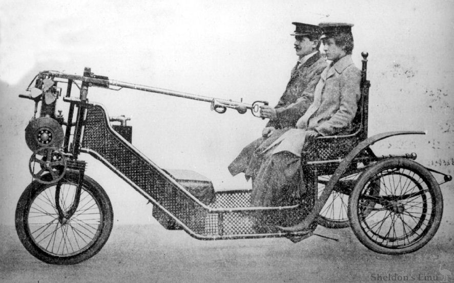 Triomobil-1905c-AOM.jpg
