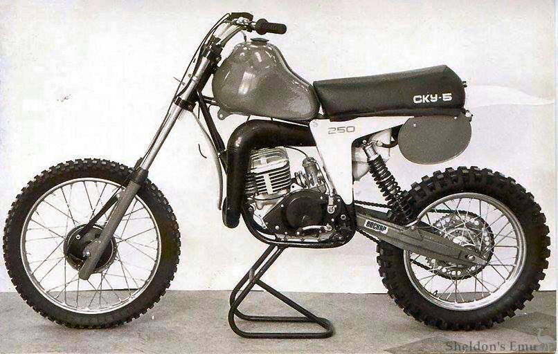 Voskhod-1981-250cc.jpg