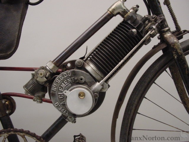 Clement-1904-Model-D-motorblok.jpg