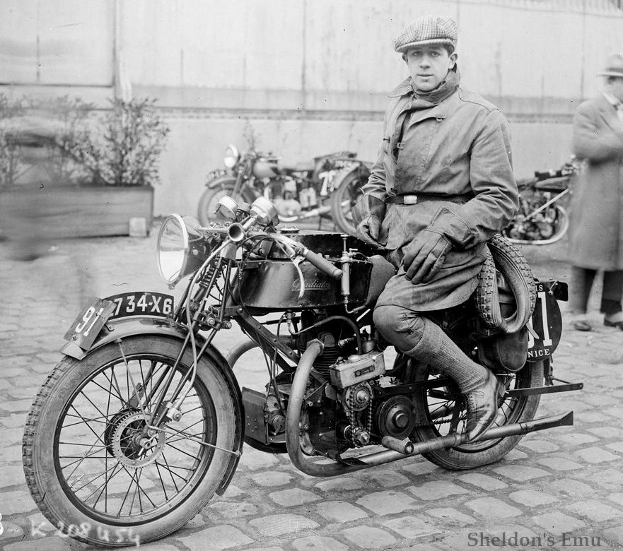 Clement-Gladiator-1928-350cc-Levallois-BNF.jpg