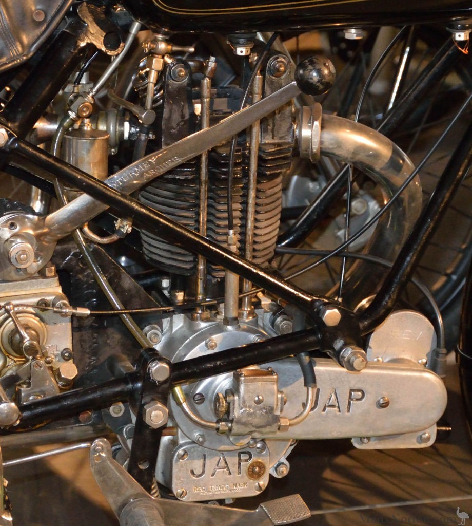 Clement-Gladiator-1928c-489cc-JAP-MRi-03.jpg