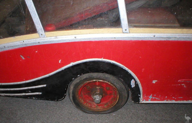 Corgi-wheels-on-Harrington-Coach-2.jpg