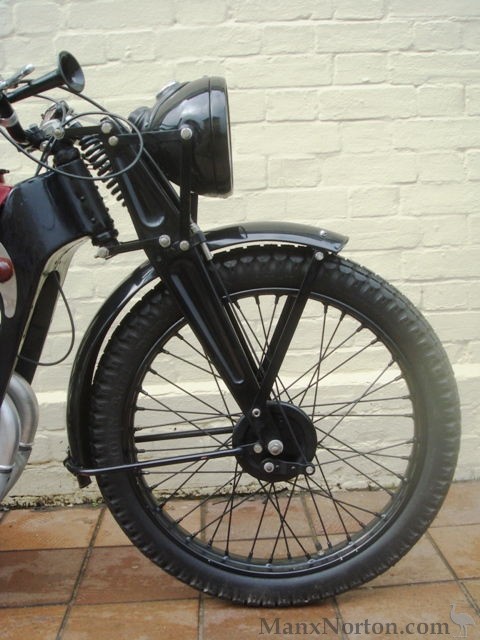 Coventry-Eagle-1936-150cc-AT-4080-03.jpg