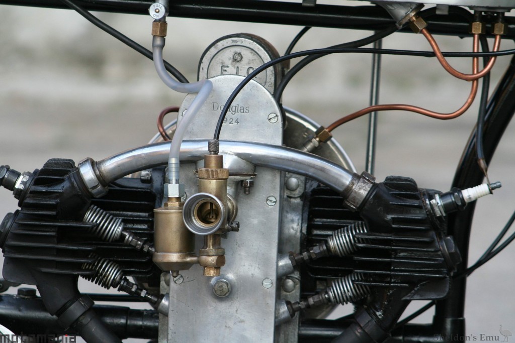 Douglas-1924-350cc-2Speed-Motomania-2.jpg