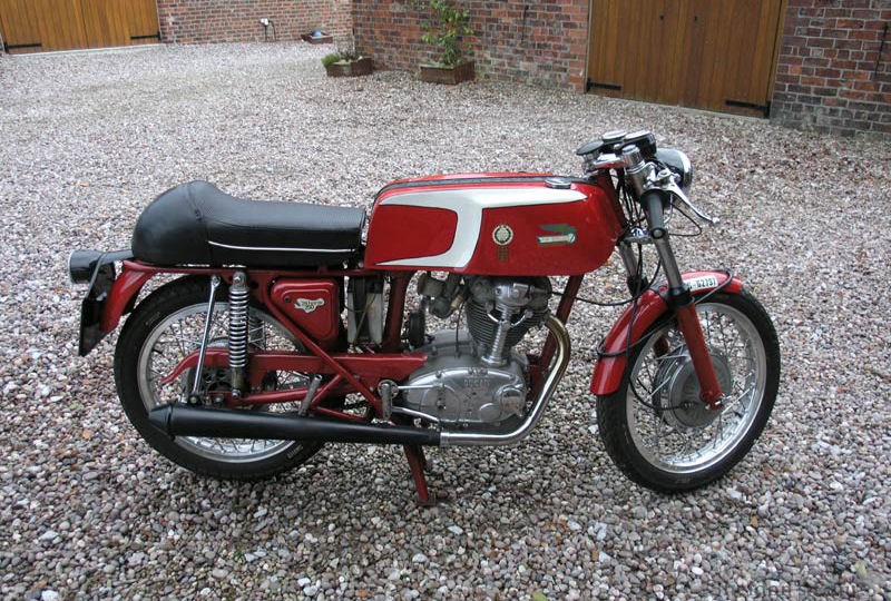 Ducati-1966-24-Horas-HnH-02.jpg