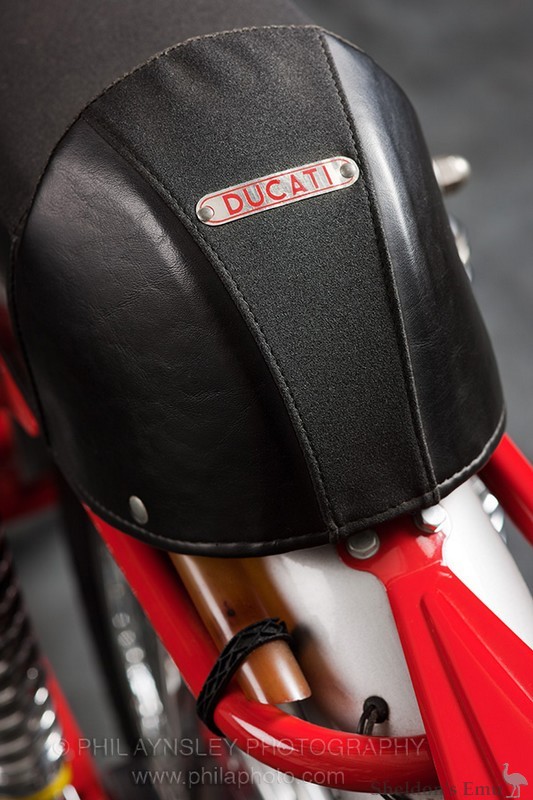 Ducati-250-Mach1-012.jpg