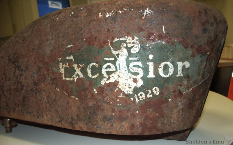 Excelsior-1930c-Villiers-AU-Tank.jpg