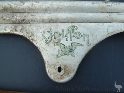 Griffon-carters-de-chaine.jpg