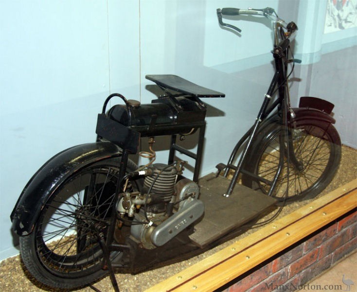 Grigg-1923-Scooter-Wikig.jpg