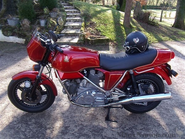 Hesketh-at-Hound-Motorcycles-4.jpg