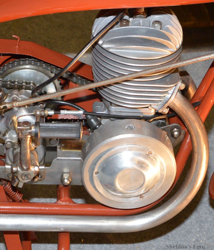 Hirondelle-1949c-125cc-Type-94-MRi-02.jpg