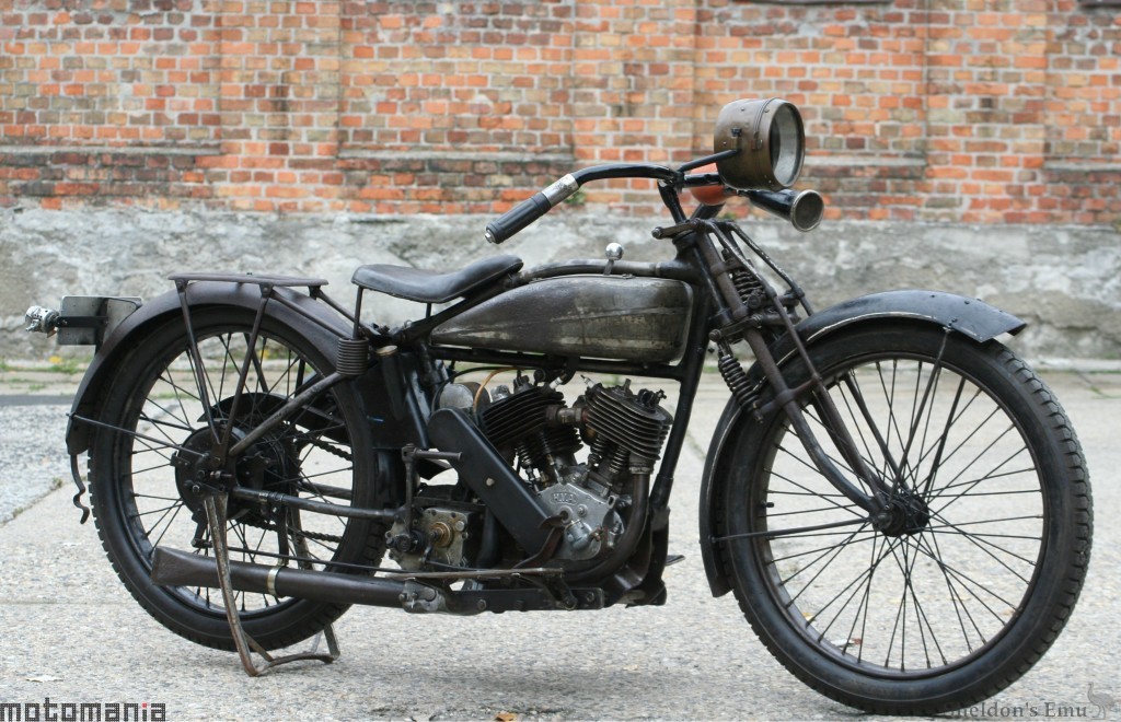 Husqvarna-1927-550cc-Model-180-Moma-01b.jpg