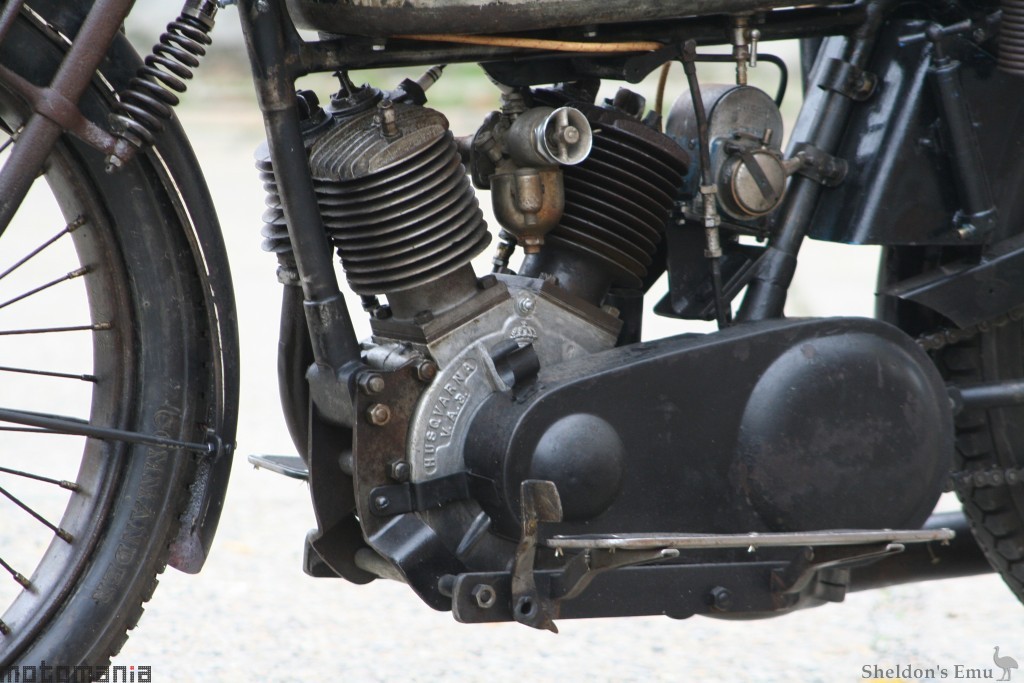Husqvarna-1927-550cc-Model-180-Moma-04.jpg
