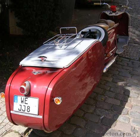 IWL-Vintage-Scooter-03.jpg