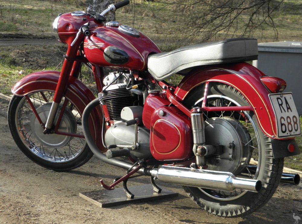 Jawa-1957-500cc-OHC-Twin-2-1000.jpg