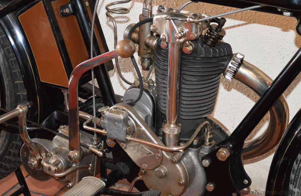 La-Francaise-Diamant-1937-MRi-02-LMP-Engine.jpg