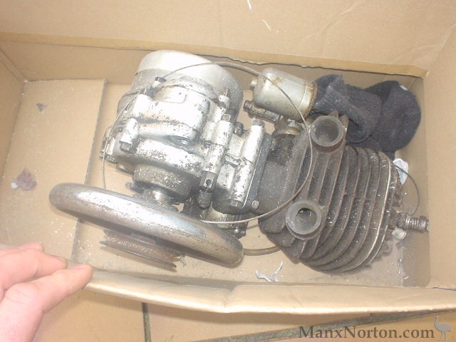 Magnat-Debon-1934-Moped-engine.jpg