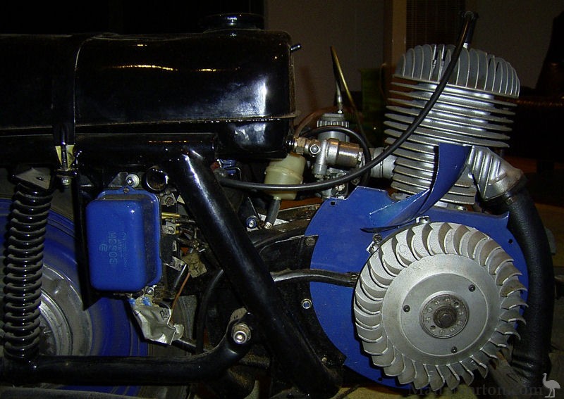 Maicoletta-blue-Engine-detail.jpg