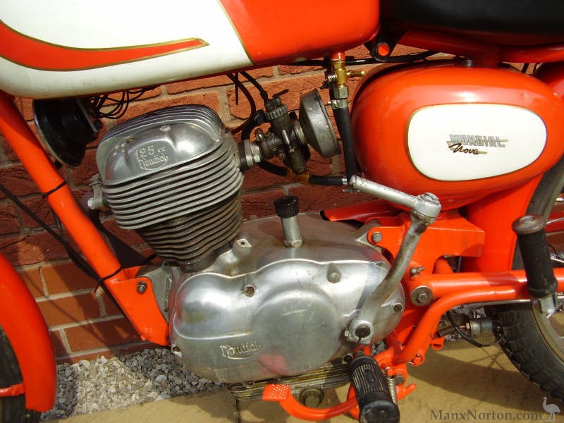 Mondial-1961-Nova-125cc-detail.jpg