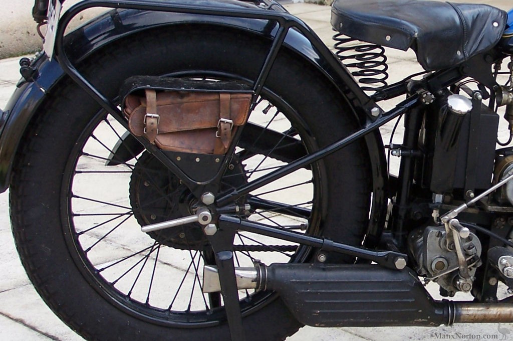 Monet-Goyon-1930-Type-NF-350cc-BVi-08.jpg