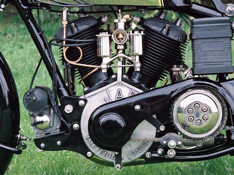 Montgomery-1929-1000cc-HnH3.jpg