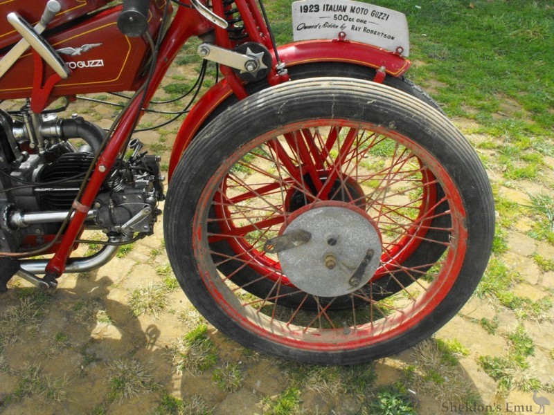 Moto-Guzzi-1924-C4V-10.jpg