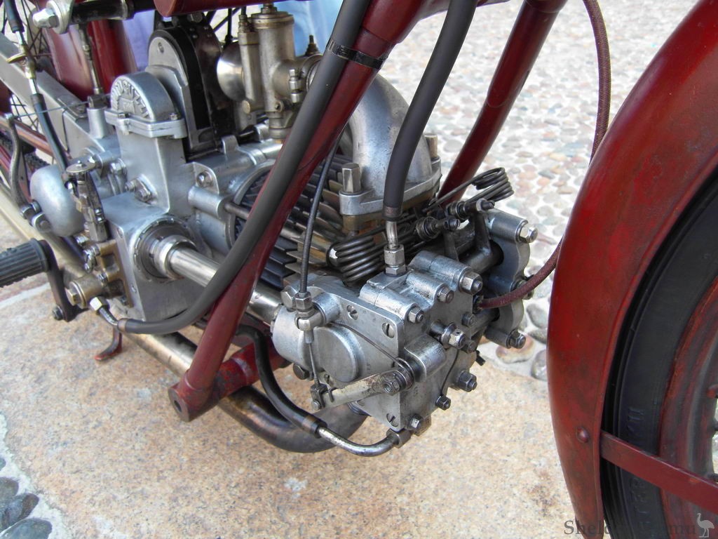 Moto-Guzzi-1924-C4V-RPW-02.jpg