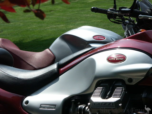 Moto-Guzzi-2001c-V10-Centauro-Sport-D997-02.jpg