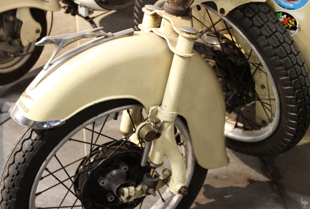 Moto-Guzzi-1951-Galletto-160-TMu-PMi-02.jpg